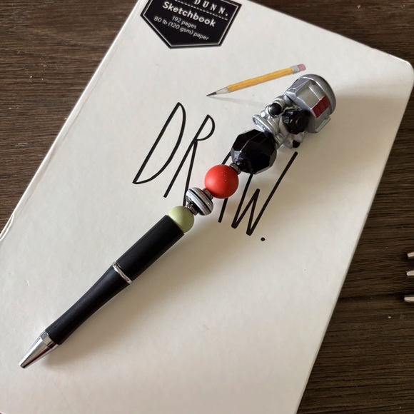 Disney Doorables: Star Wars: Wrecker handmade beaded pen - Picture 3 of 3